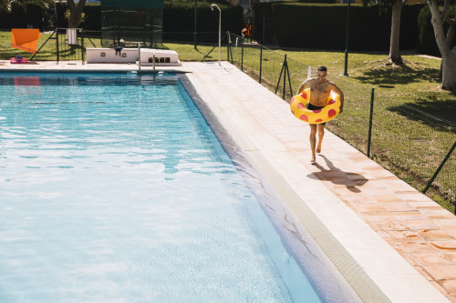 Piscina, painéis solares ou isolamento térmico: que melhorias valorizam mais a sua casa?
